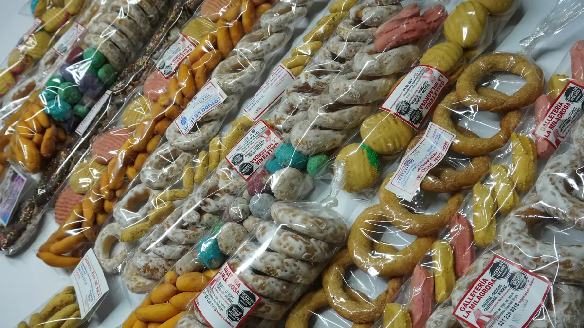 La familia trabajando en la panadería